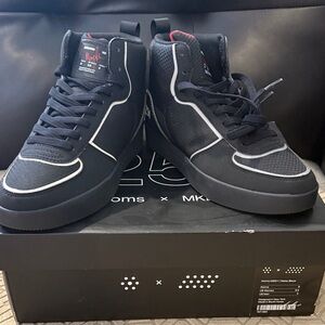 Atoms Matte Black High-Top Athletic Shoes M51.1 Mens 4 women’s 5.5